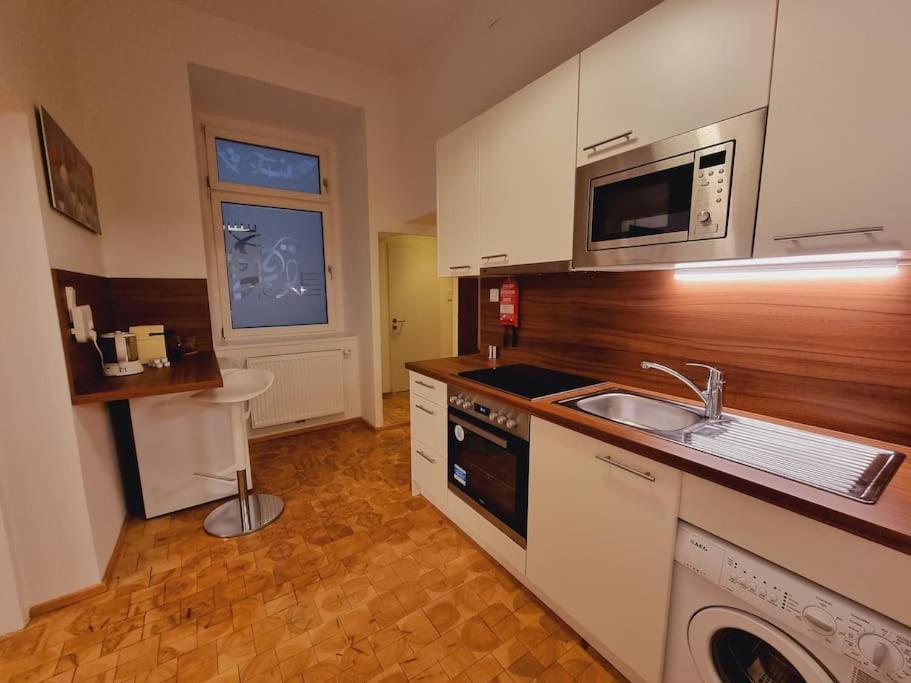 Sissi Royal Suite - Inner City 4 Bedroom Apartment Wiedeń Zewnętrze zdjęcie