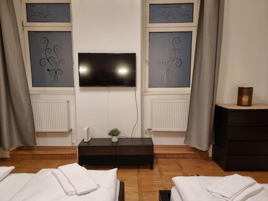 Sissi Royal Suite - Inner City 4 Bedroom Apartment Wiedeń Zewnętrze zdjęcie